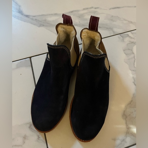 PENELOPE CHILVERS color-blocked pull up shearling suede ankle booties - Picture 3 of 11